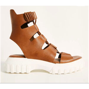 Women's Free People Gwen Brown & White Platform Gladiator Sandals US 7.5